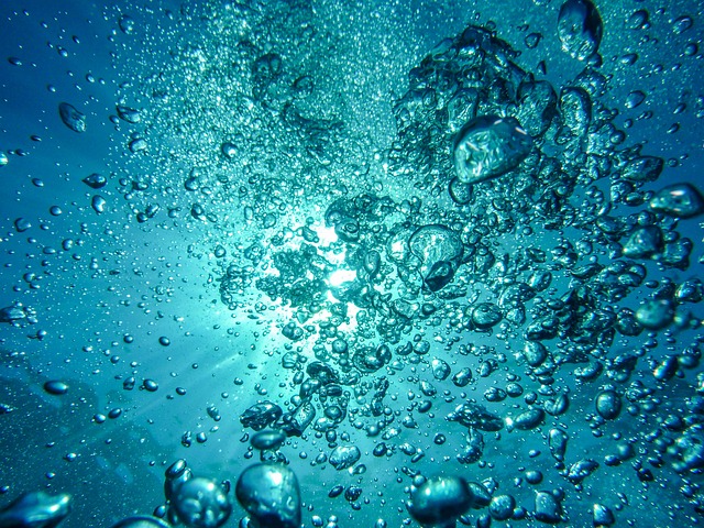 bublinky ve vodě.jpg